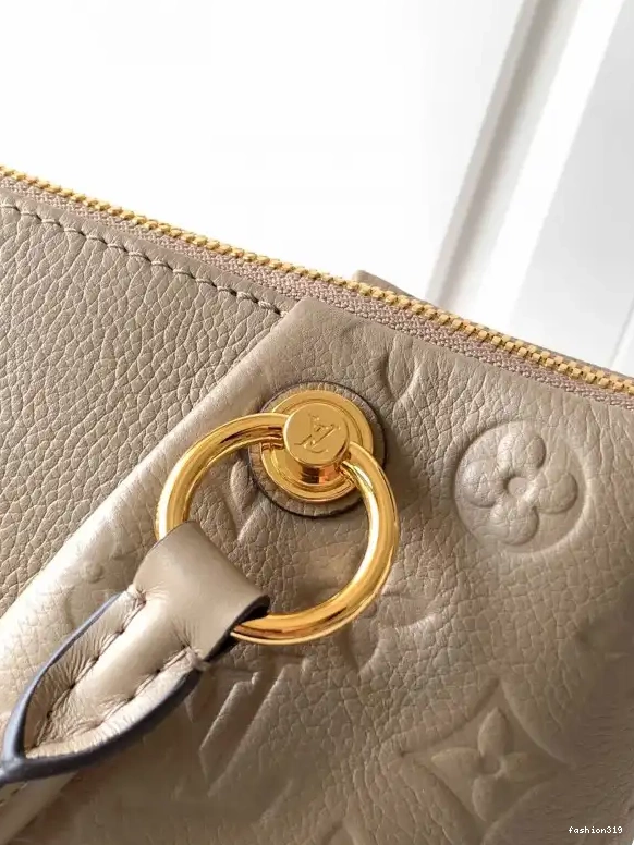 LOUIS TOTE V VUITTON MM 0426
